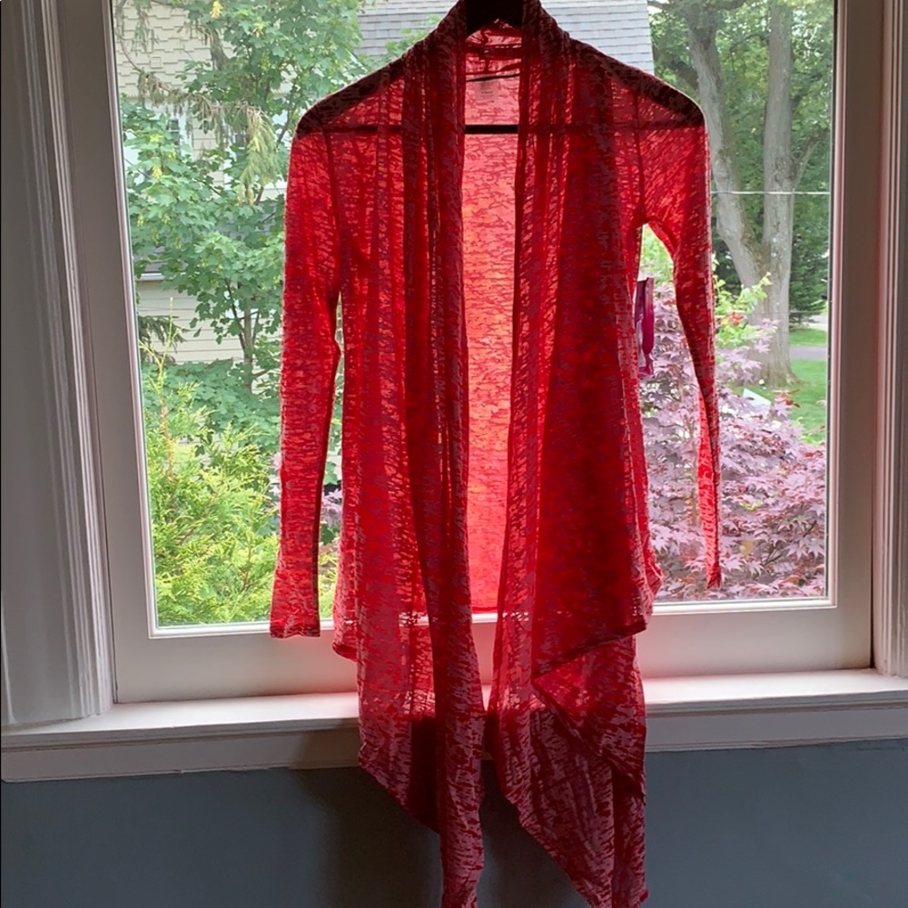 NWT Soybu red/ white fiery wrap